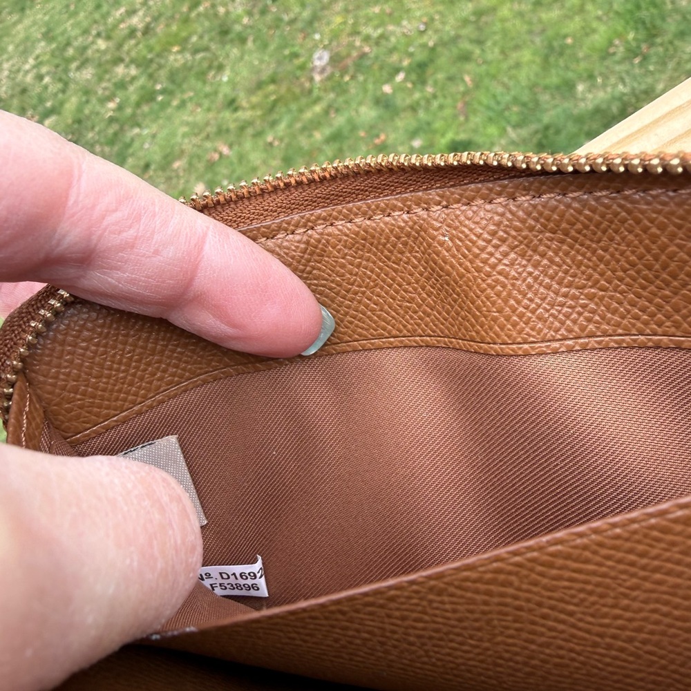 COACH Tan/Brown Leather Double Zip Wallet w/wristlet strap - Picture 4 of 5